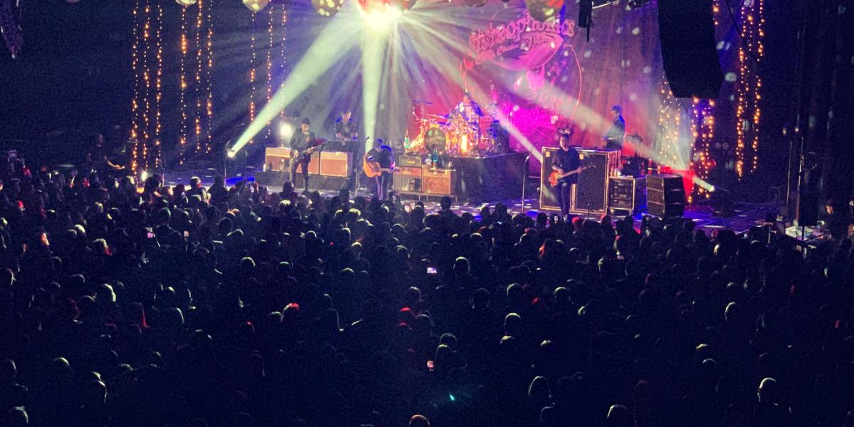 Llun o'r Stereophonics yn eu cyngerdd yn Llandudno ddiwedd y mis diwethaf