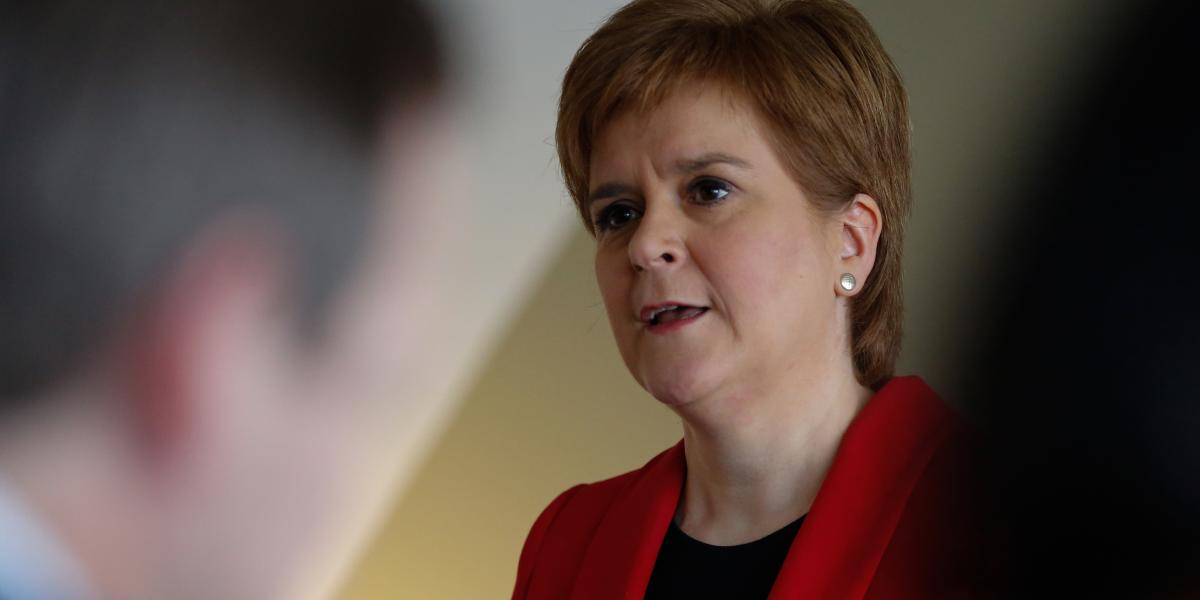 Nicola Sturgeon - Llun Prif Weinidog yr Alban