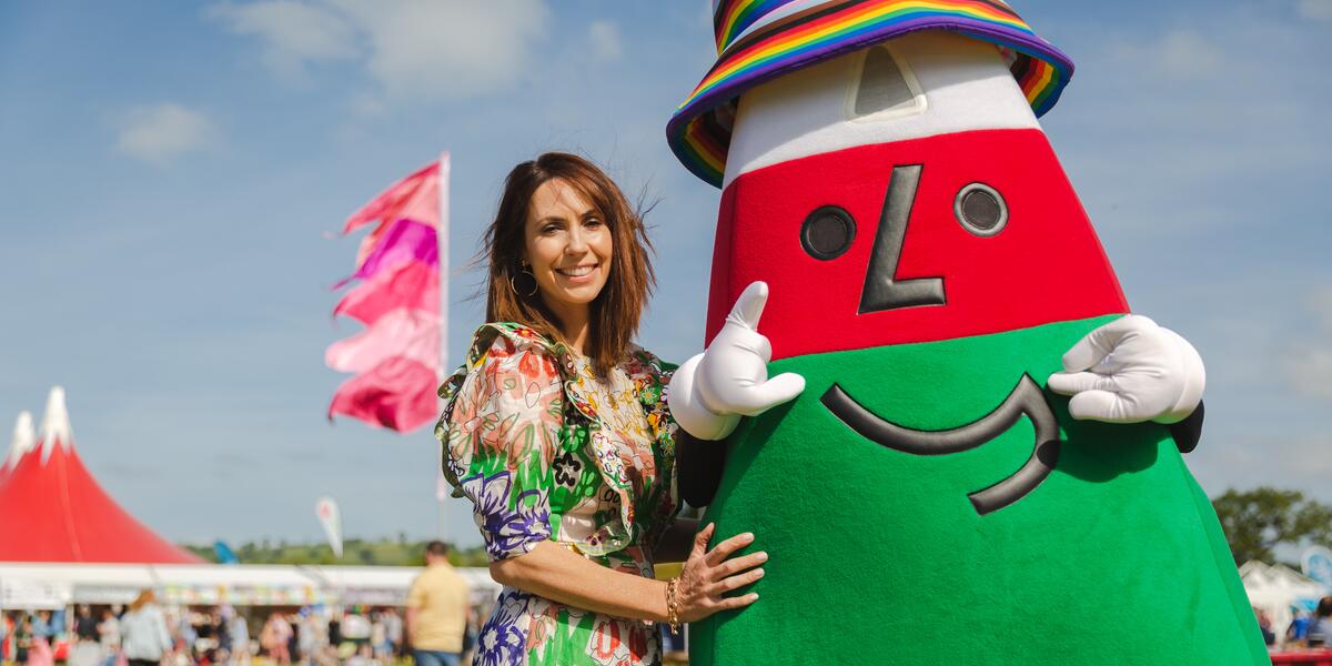 Alex Jones a Mr Urdd