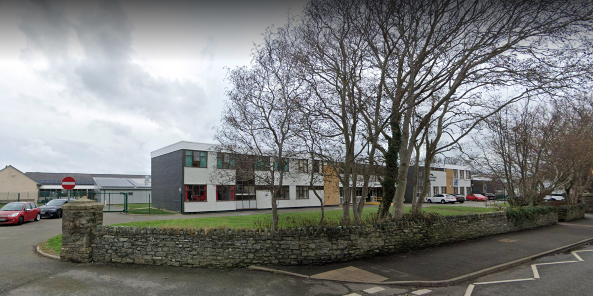 Ysgol caergybi