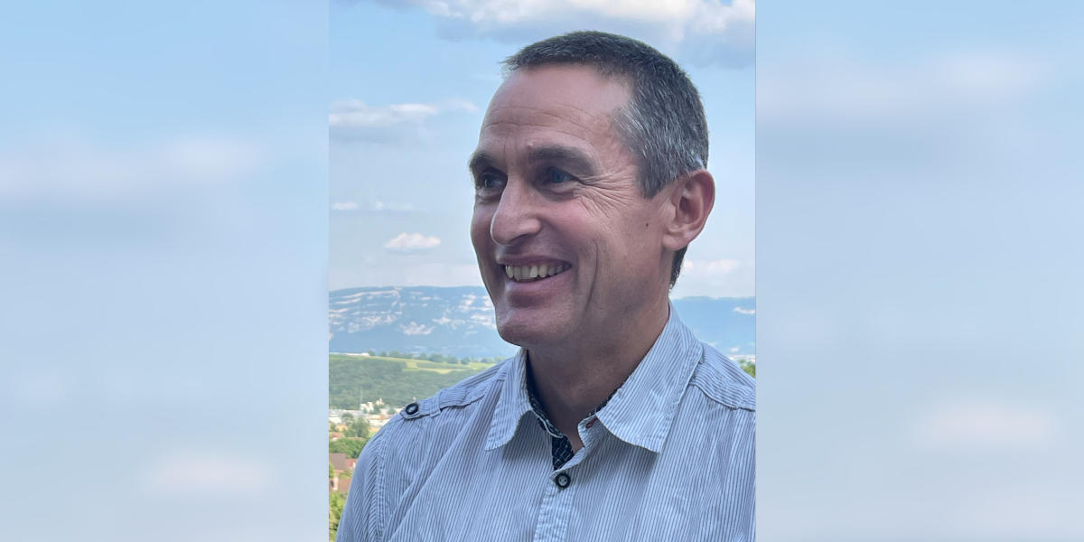  Dr Rhodri Jones, pennaeth Adran y Pelydrau yng nghanolfan CERN