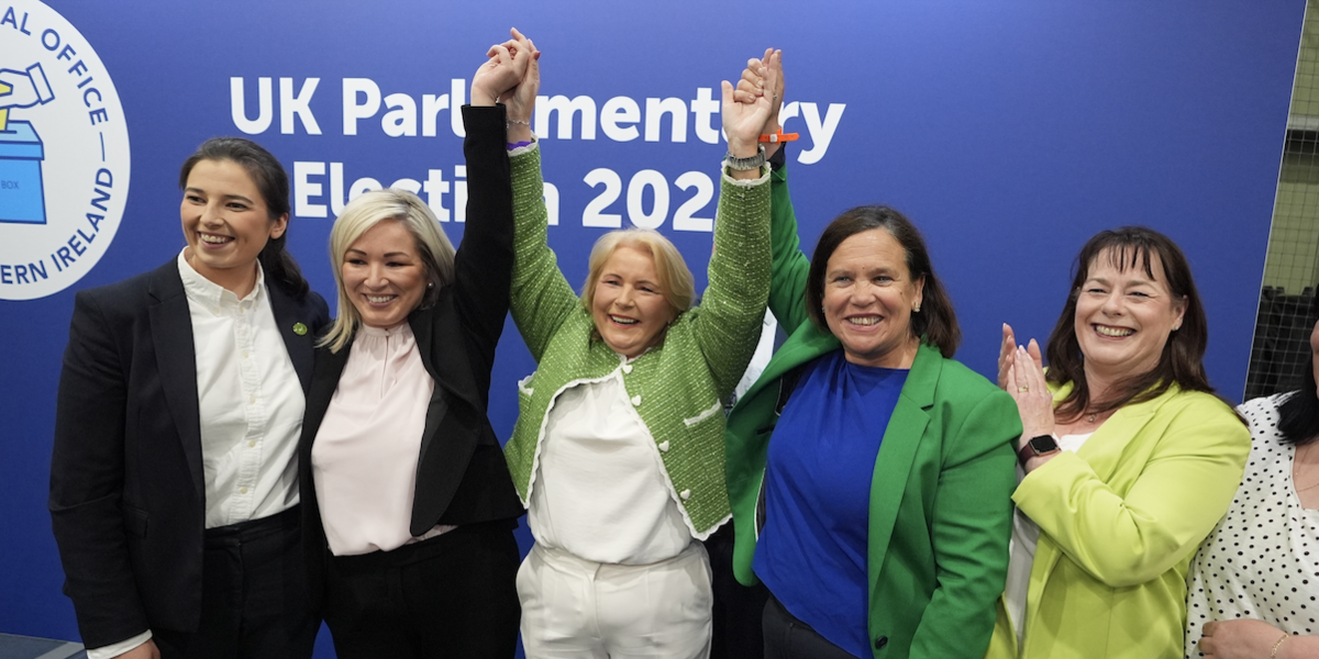 Sinn Fein yn dathlu