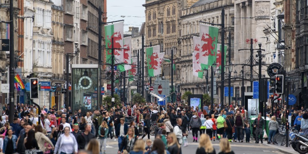 Siopwyr Caerdydd