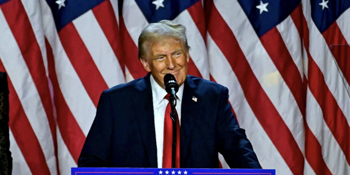 Donald Trump yn rhoi araith wedi iddo hawlio buddugoliaeth yn etholiad arlywyddol America