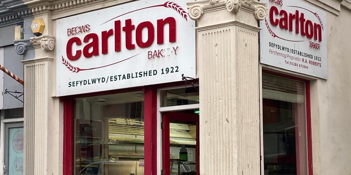 Becws Carlton Caernarfon 