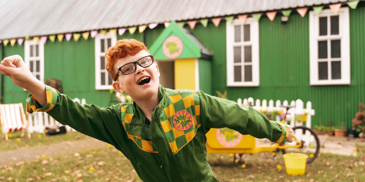 Leon Fletcher, actor Harri Bach