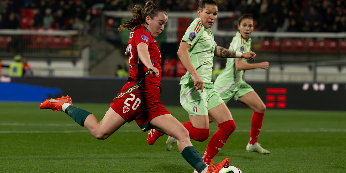 Cymru - Carrie Jones