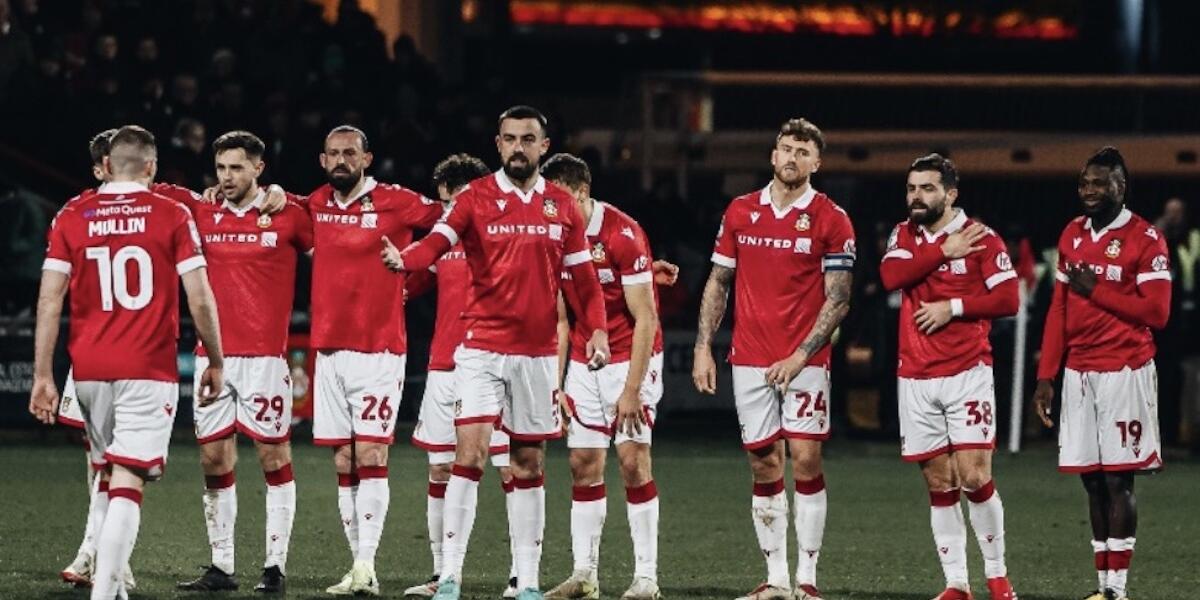 Wrecsam yn colli yn erbyn Peterborough