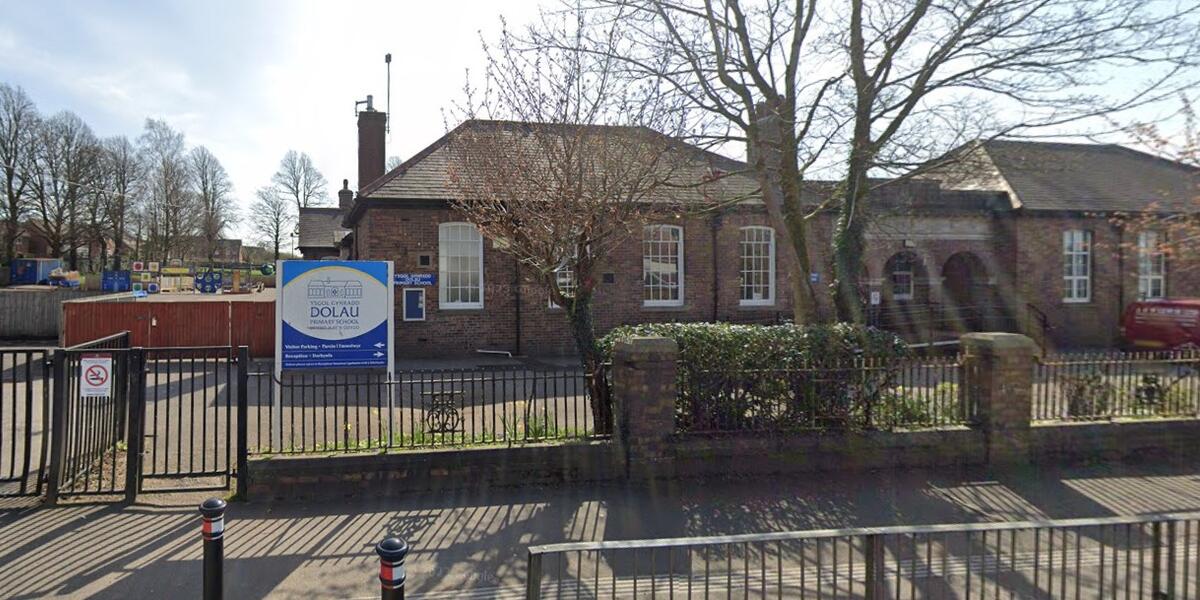 Safle Ysgol Dolau