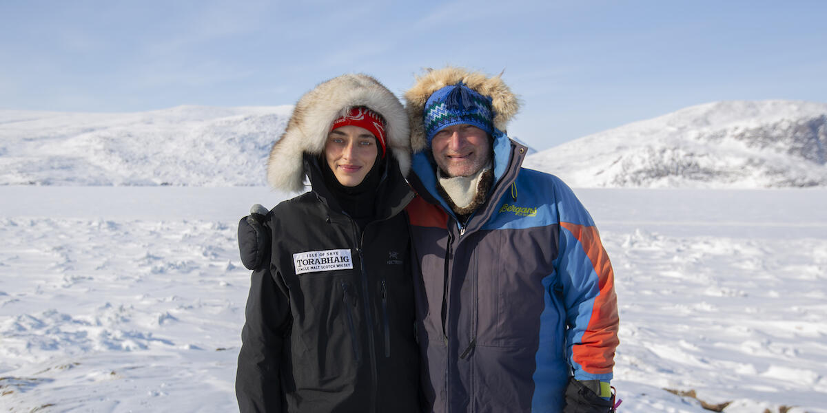 Camilla Hempleman-Adams a'i thad Syr David