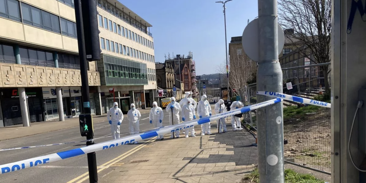 Trywanu Huddersfield