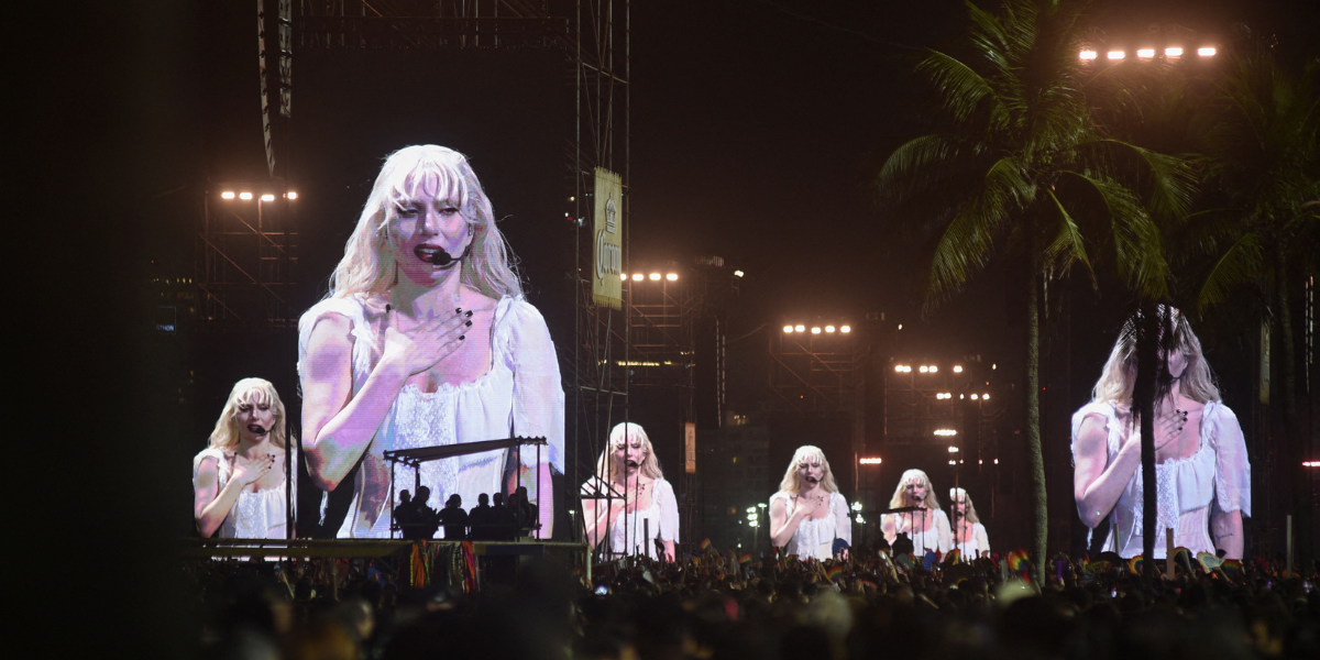 Cyngerdd Lady Gaga ar draeth Copacabana yn Rio de Janeiro