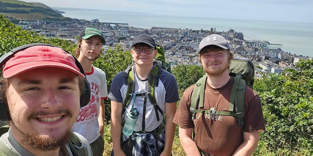 Taith gerdded ar draws Cymru