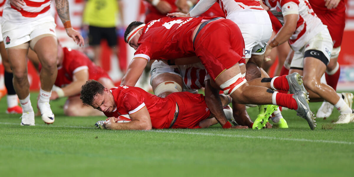 Cymru v Japan