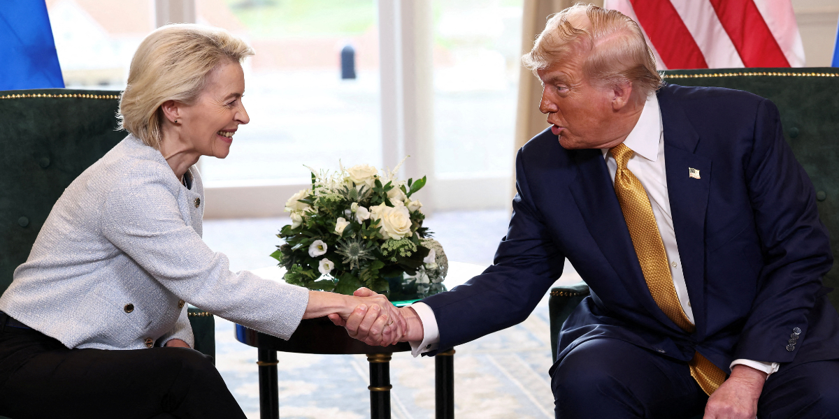 Ursula von der Leyen a Donald Trump yn yr Alban