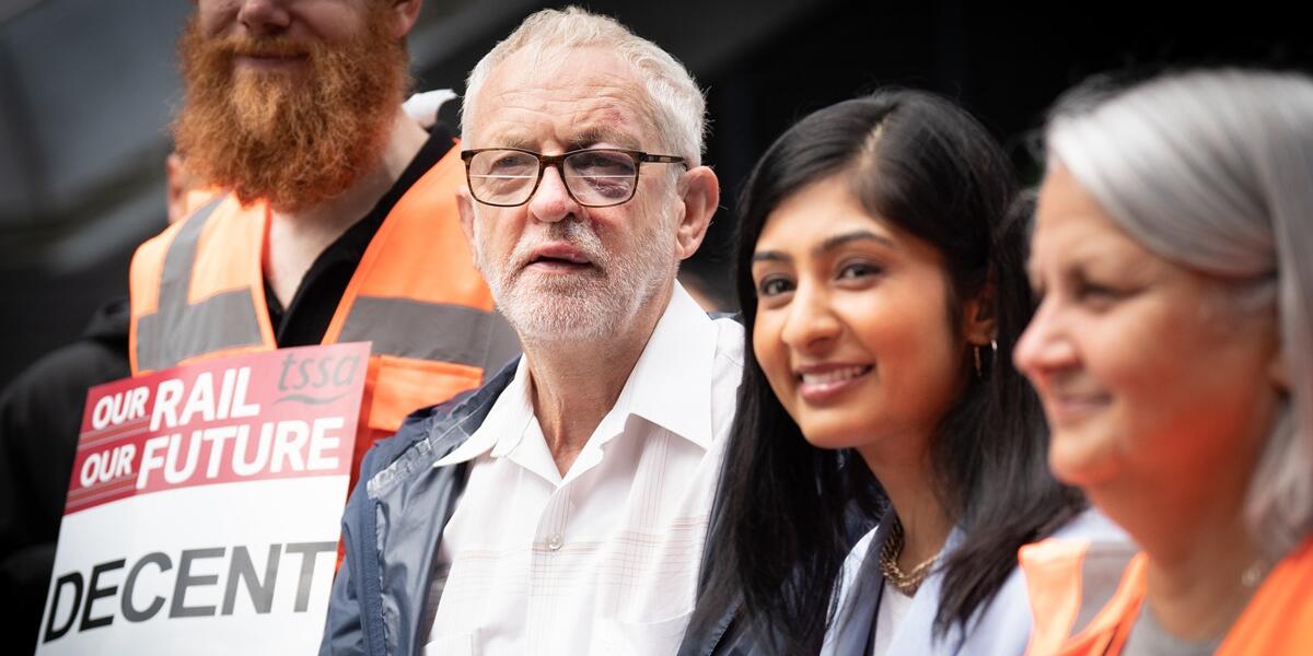 Jeremy Corbyn a Zarah Sultana