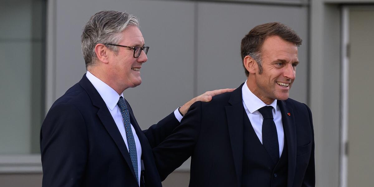 Keir Starmer ac Emmanuel Macron 