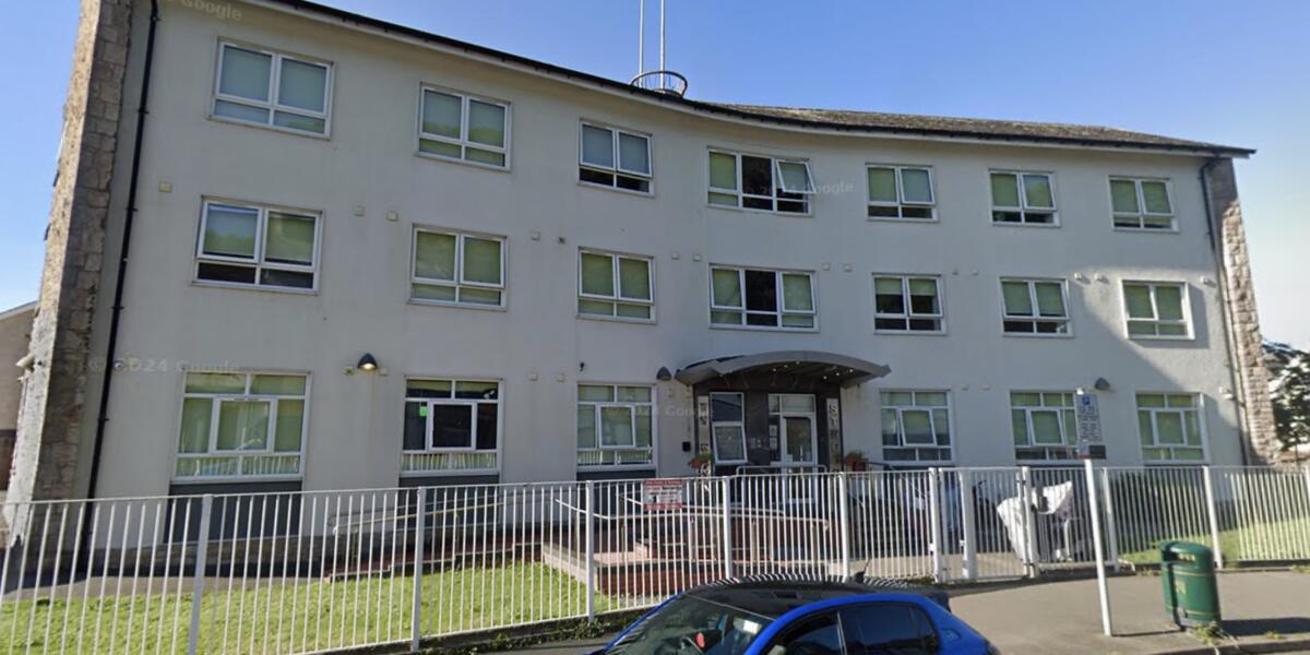 Ty Glyn Bangor.jpg