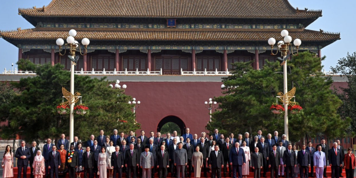Arweinwyr y byd yn cyfarfod ar gyfer gorymdaith filwrol China 