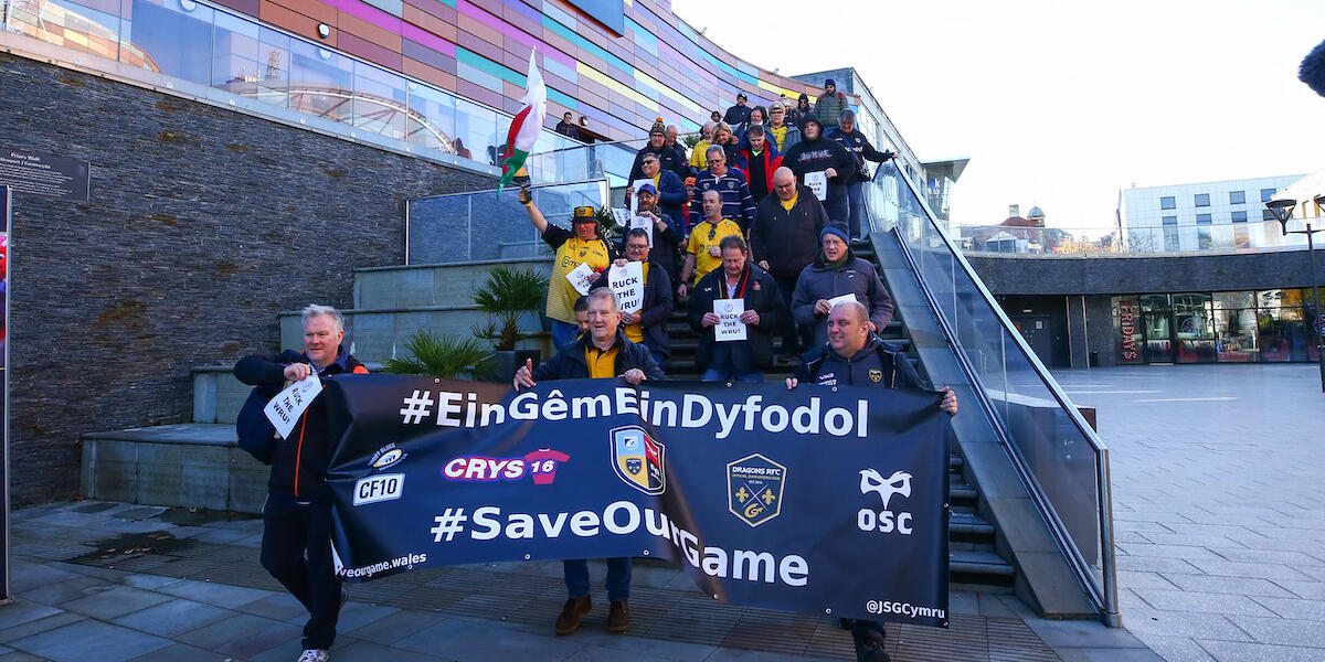 Gorymdaith y Gweilch a'r Dreigiau