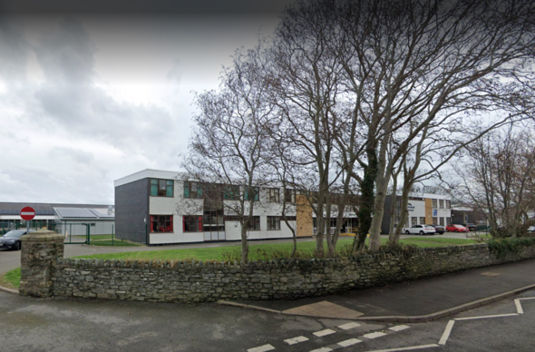 Ysgol caergybi