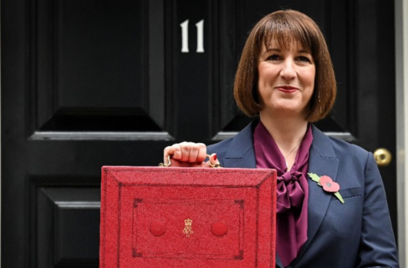 Rachel Reeves yn cyflwyno&#039;r Gyllideb ym mis Hydref 2024