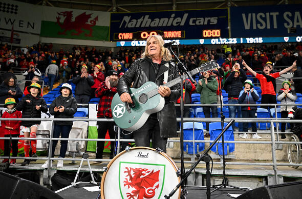 Mike Peters