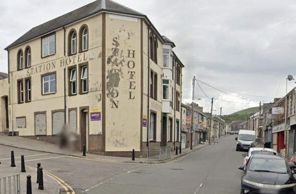 Heol Caerau, Caerau