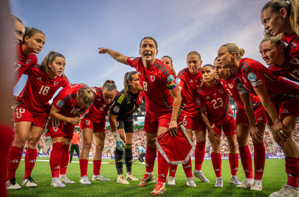 Cymru v Lloegr