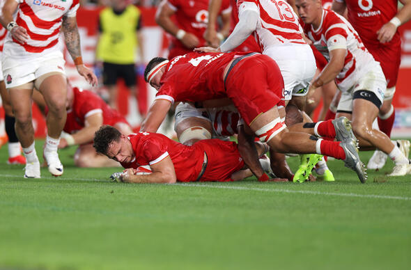 Cymru v Japan
