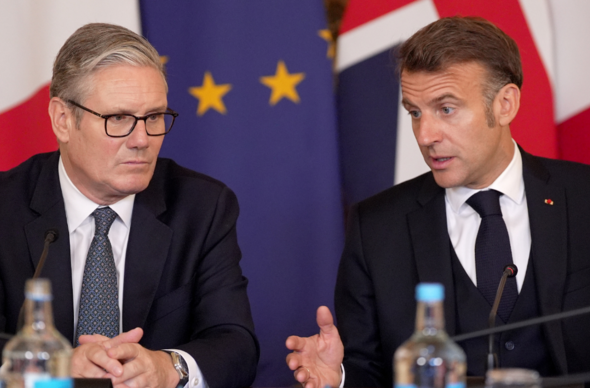 Starmer a Macron mis Gorffennaf 2025