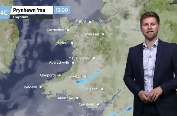 Steff gyda rhagolygon y tywydd