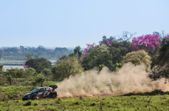 Elfyn Evans ar Rali Paraguay