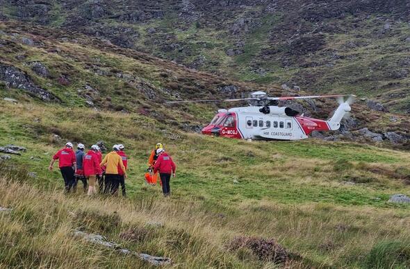 Achub dyn o Foel Hebog