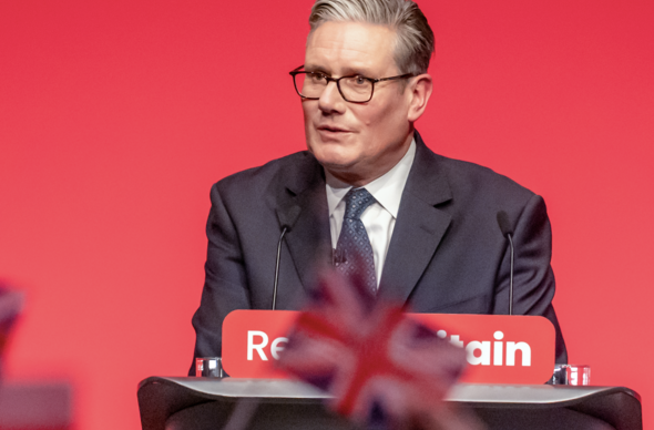 Starmer yng nghynhadledd Llafur 