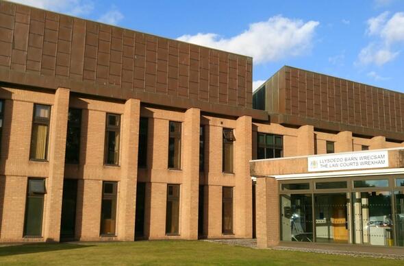 Llys Ynadon Wrecsam