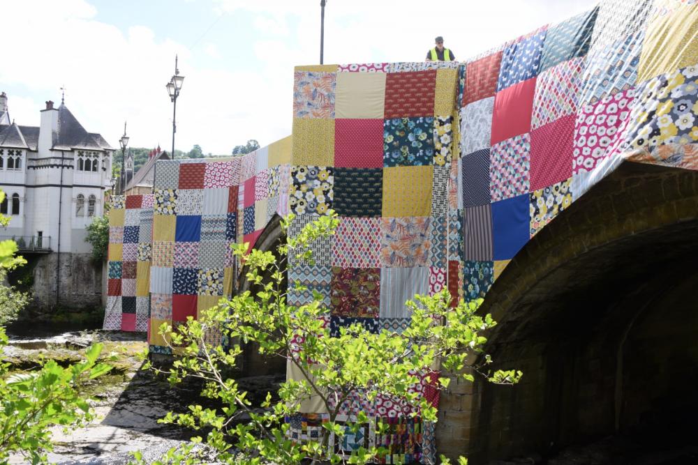 Pont Llangollen wedi ei gorchuddio