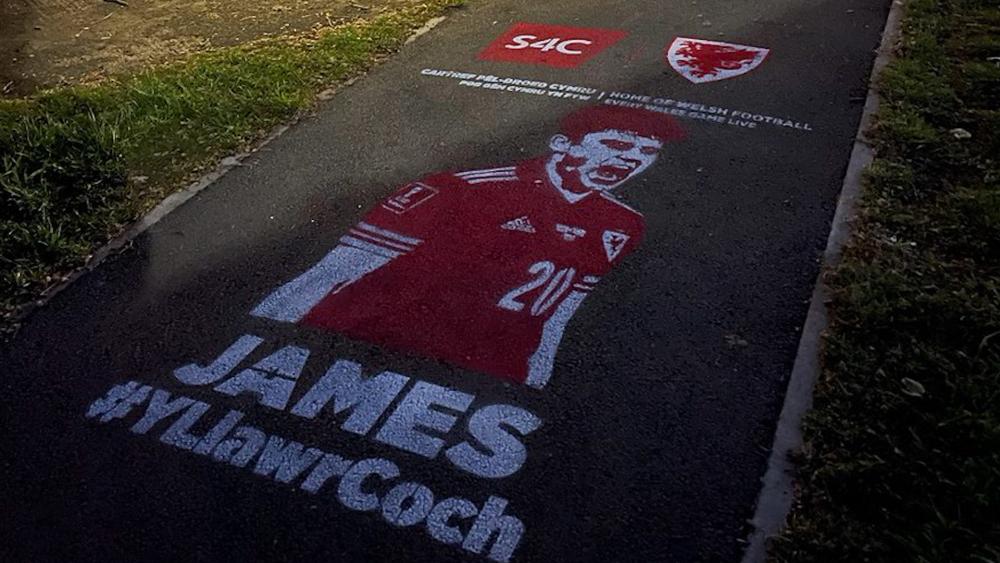 Dan James - Graffiti.jpg