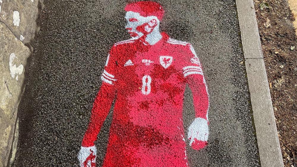 Harry Wilson - Llawr Coch.jpg
