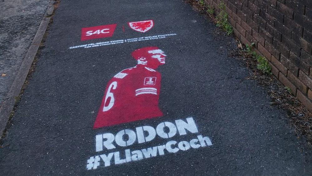 Joe Rodon - Llawr Coch.jpg