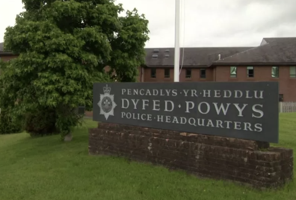 heddlu dyfed powys