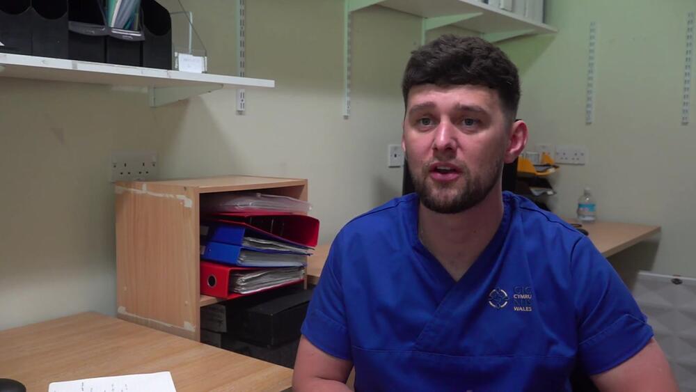 Dr Luke Davies