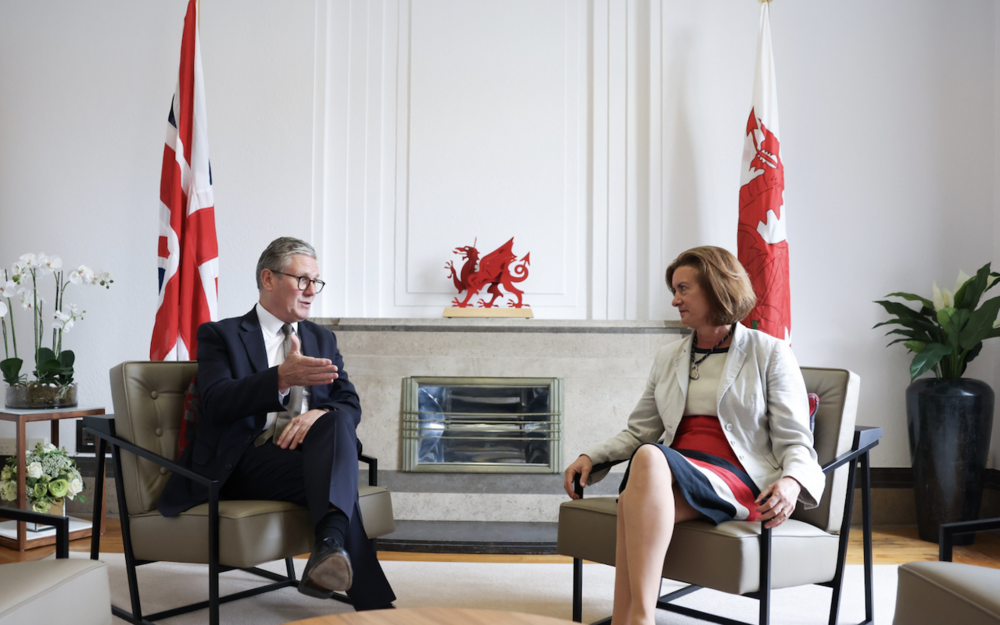 Keir Starmer ac Eluned Morgan