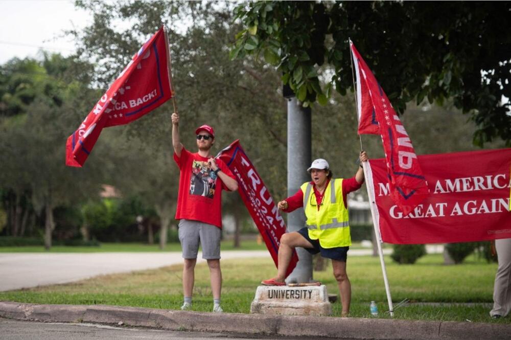 Cefnogwyr Trump yn Florida