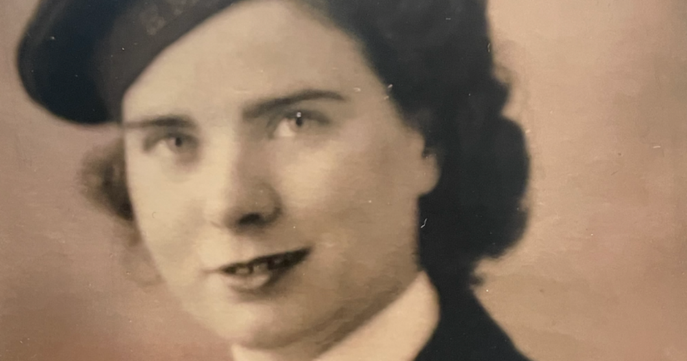 Dorothy yn ystod ei chyfnod yn gweithio i Lynges Frenhinol y Merched