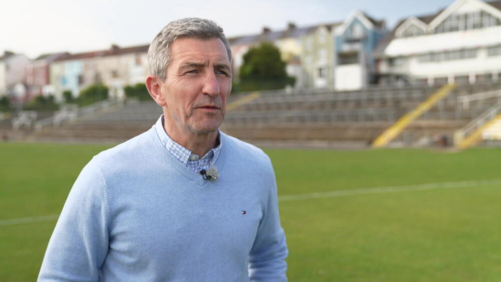 Cyn-fewnwr Abertawe, Cymru a’r Llewod Robert Jones