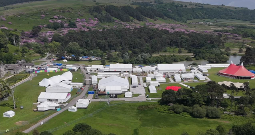Maes yr Eisteddfod ar Barc Margam eleni