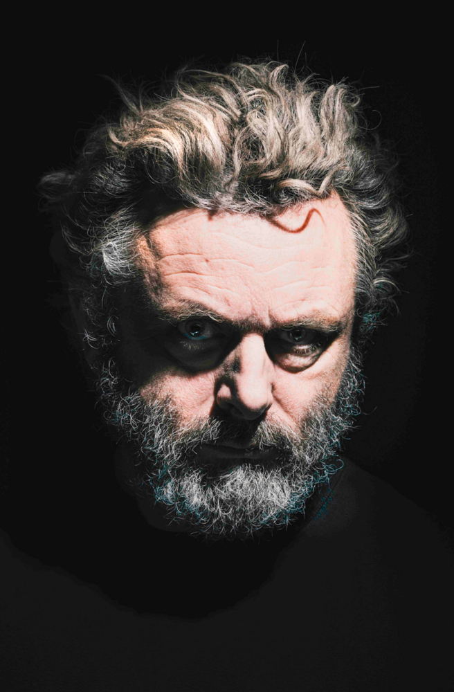 Michael Sheen yn portreadu Owain Glyndŵr