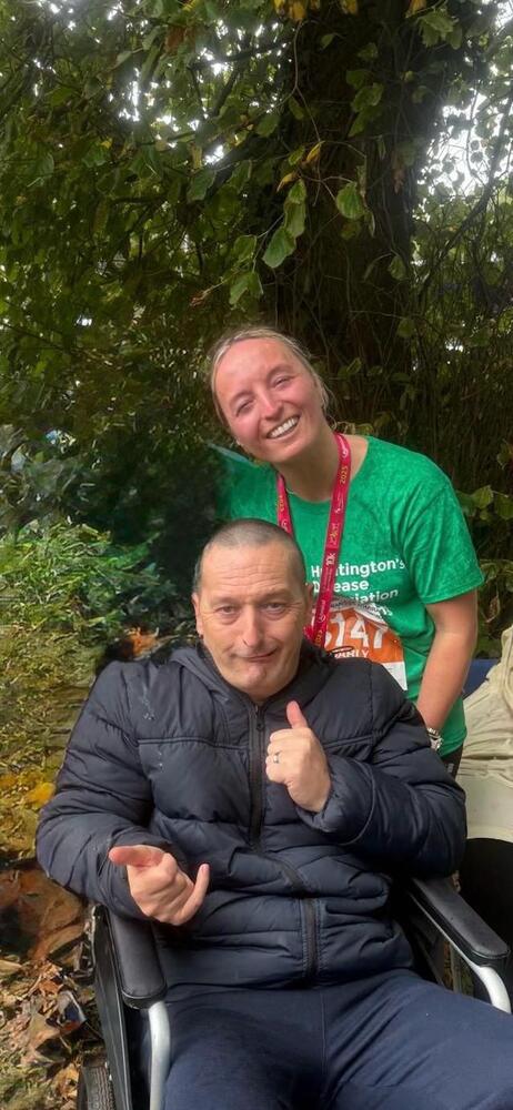 Carly Evans gyda'i thad