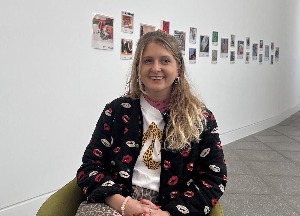 Mae Buddug Watcyn Roberts yn 25 oed ac yn wreiddiol o Fethesda.